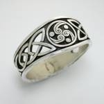 Pierced, Tapered Triskele with Celtic Dara Knot - FB0845B